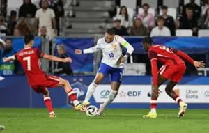 Bắt Đầu Và Bắt Đầu Lại Trận Đấu Bóng Đá Quy Trình Chuẩn Theo Luật FIFA