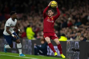 Luật Ném Biên Trong Bóng Đá Quy Định Chuẩn Quốc Tế Của FIFA